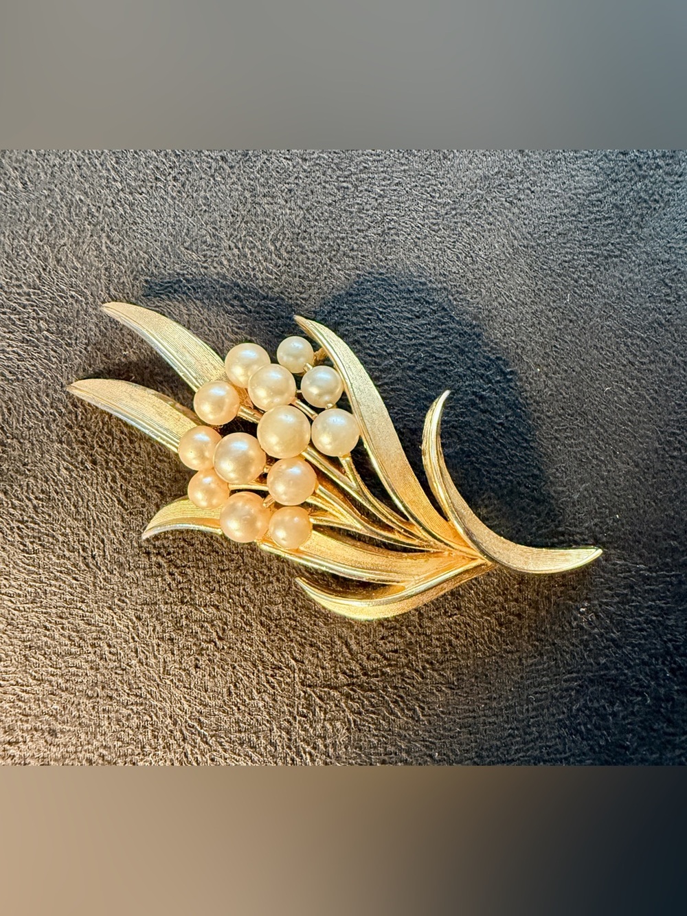 Vintage 1950s Signed Crown Trifari Gold Tone Leaves Faux Pearl Cluster Brooch